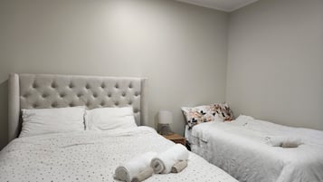 3 bedrooms, free WiFi, bed sheets