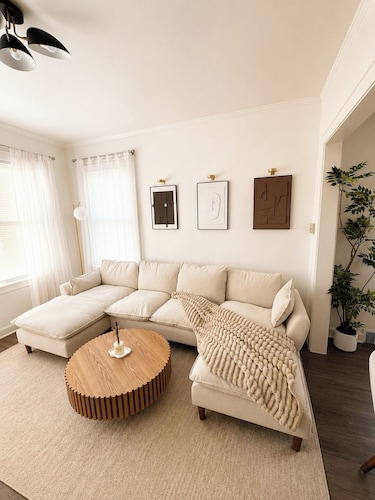 4BR Retreat w/ Theater, Arcade, Gym and Firepit