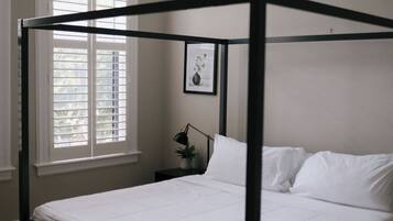 5 habitaciones, tabla de planchar con plancha, cuna de viaje y wifi