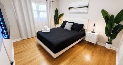 Stylish 3BR Apt | Gym and Workspace | Near O’Hare