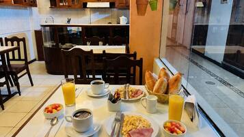 Colazione continentale inclusa, servita tutte le mattine