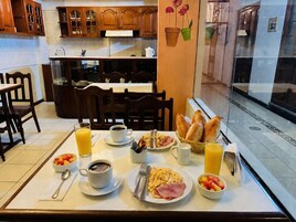 Free daily continental breakfast