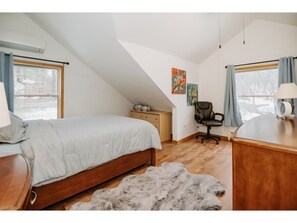Internet, bed sheets - Stunning Family Lake House on Lake Beulah near Alpine Valley 90 min from Chicago (East Troy)
