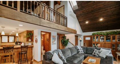 Stunning Family Lake House on Lake Beulah near Alpine Valley 90 min from Chicago