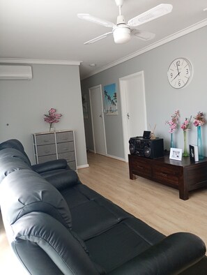 Interior - Budget Friendly Accommodation near the Train Station
Cosy Private Rooms (Mandurah)