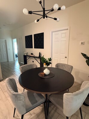 Dining - Modern 3BR Retreat, Family Friendly, Near Fort Myers (Lehigh Acres)