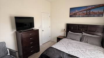 3 bedrooms, iron/ironing board, WiFi, bed sheets