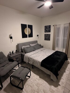 3 bedrooms, iron/ironing board, WiFi, bed sheets - Modern 3BR Retreat, Family Friendly, Near Fort Myers (Lehigh Acres)