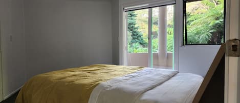 3 chambres, fer et planche à repasser, Wi-Fi, draps fournis
