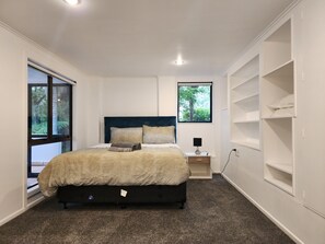 Room - Entire Ground-floor: Spacious 145m2 (Auckland)