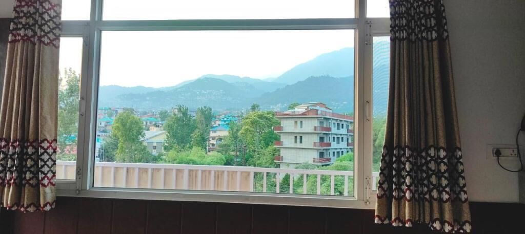 Deluxe Double Room, Balcony, Mountain View | Interior