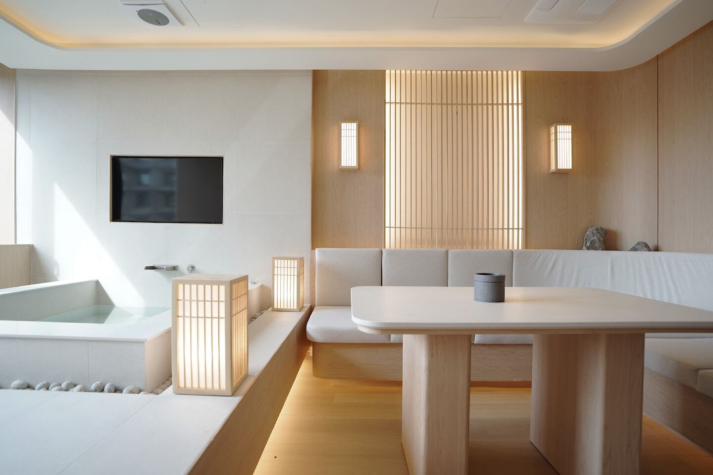 Private Spa Suite - Plaza View