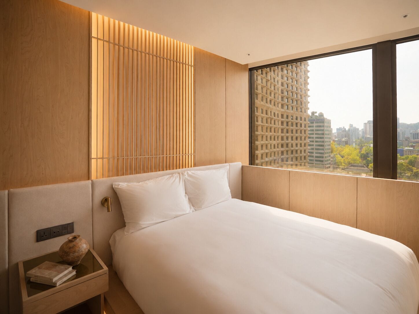 Private Spa Suite - Plaza View | Cortinas opacas, tabla de planchar con plancha, wifi gratis