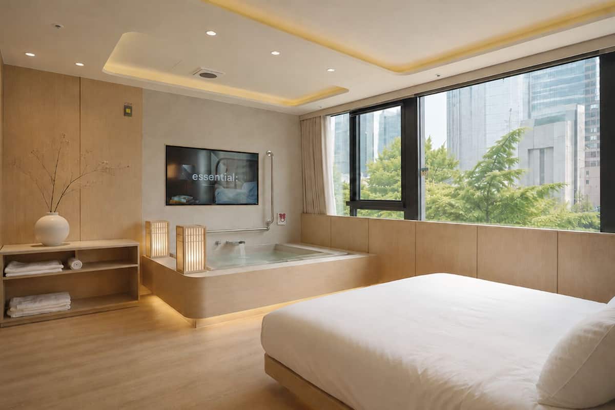 [Barrier Free] Deluxe Double Spa Room - City View | Blackout curtains, iron/ironing board (on request), free WiFi