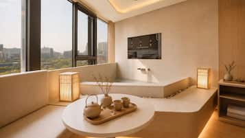 Deluxe Double Spa Room - Plaza View | Vistas desde la habitación