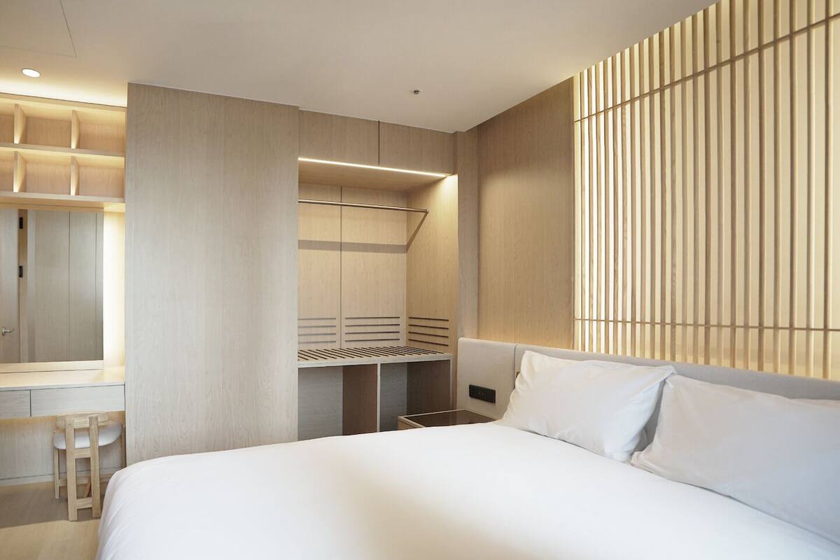 Premier Suite, City View | Free WiFi