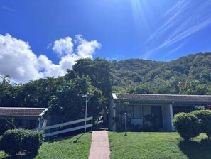 Property grounds - 71 Mandalay : Deluxe Studio (Nelly Bay)