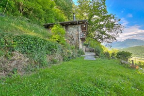 Unclassified image, 2 of 38, button - La Capannina Lake & Mountain Views, Cimo, Switzerland (Cimo)