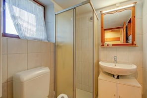 Bathroom - La Capannina, Cimo, Switzerland (Cimo)