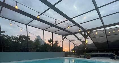 Hotel Style Lakeview Cottage • 3BR • Heated Pool