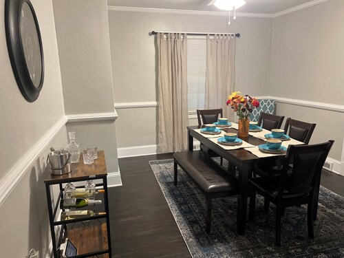 Beautiful 3-bedroom house with AC in charming Danville