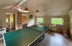 Games room - Beautiful home in Væggerløse with sauna (Væggerløse)