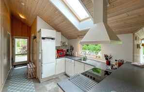 Private kitchen - Beautiful home in Væggerløse with sauna (Væggerløse)