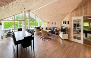 Interior - Beautiful home in Væggerløse with sauna (Væggerløse)