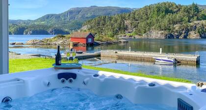Awesome home in Jelsa with WiFi