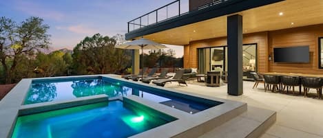 Outdoor pool, a heated pool