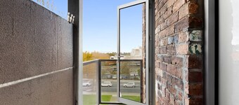 Serenity Cloud Apartment in Vibrant Footscray