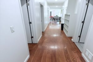 Interior - Bright 4-bedroom/2 bath in Jersey City/Near NYC /MetLife stadium /FIFA World Cup (Jersey City)