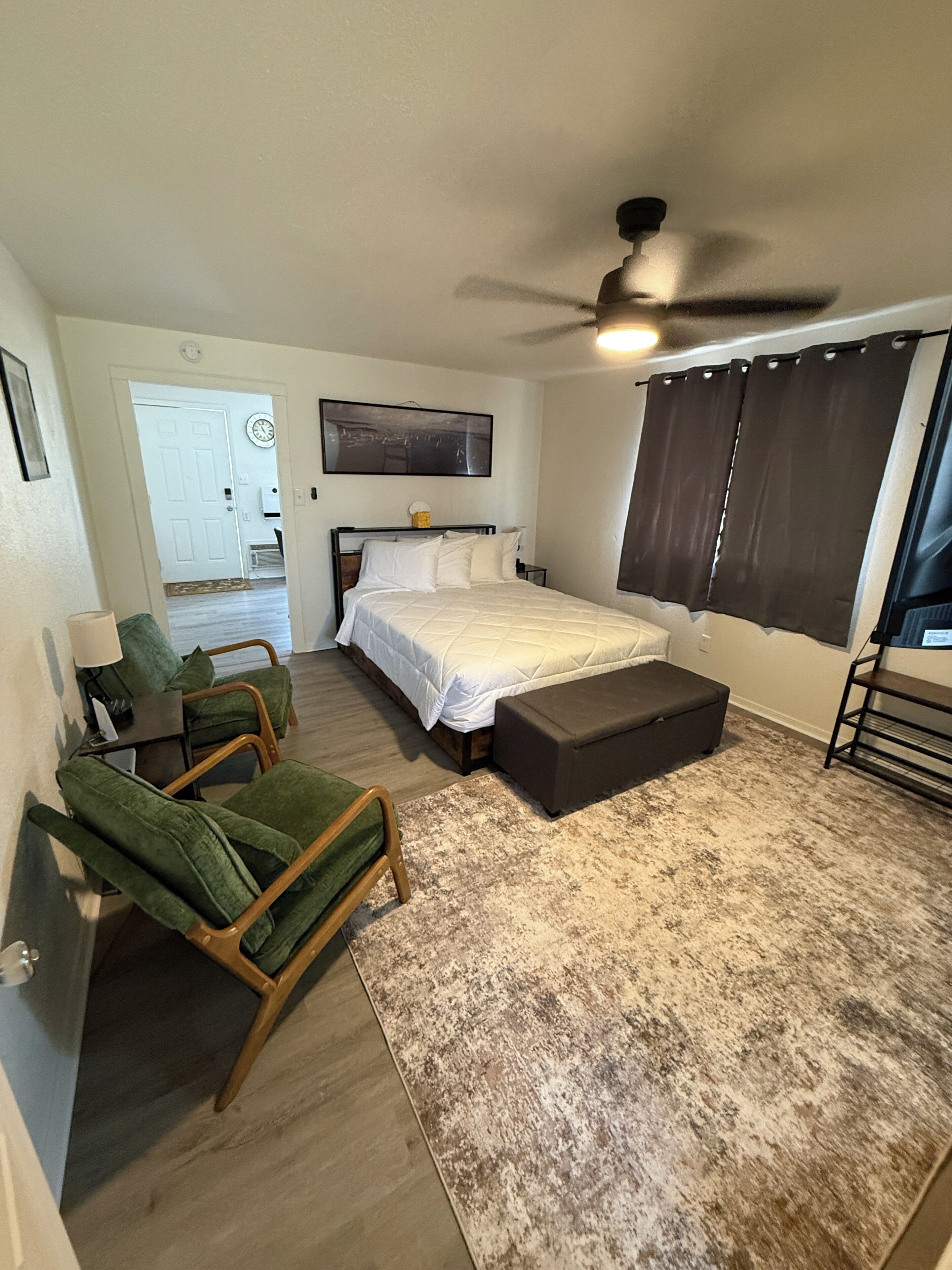 WiFi, bed sheets