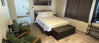 Private 1-bedroom bungalow in the heart of Tonopah
