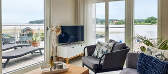 Cozy home in Brommösund with lake view