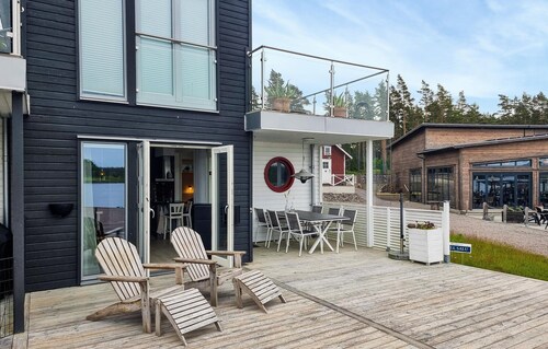 Cozy home in Brommösund with lake view