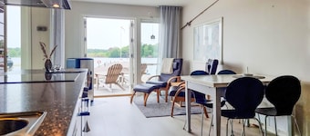 Cozy home in Brommösund with lake view