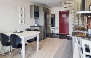 Dining - Cozy home in Brommösund with lake view (Brommösund)