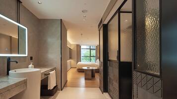 Comfort Single Room, City View | Bathroom | Hair dryer, towels