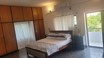 1 bedroom, iron/ironing board, WiFi, bed sheets