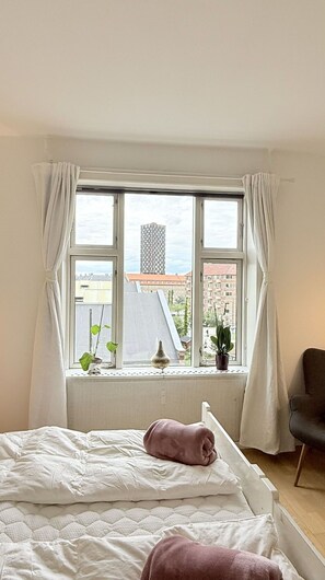 Een strijkplank/strijkijzer, reisbedje, gratis wifi