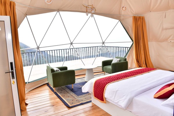 Luxury Room | Free WiFi, bed sheets