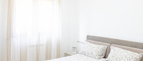1 bedroom, WiFi, bed sheets, wheelchair access