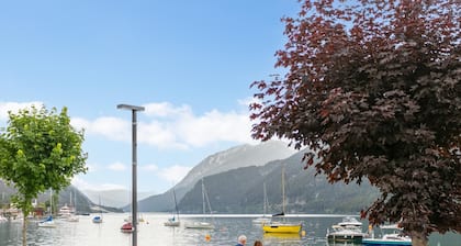 Garden apartment only 15 min. walk to the lake