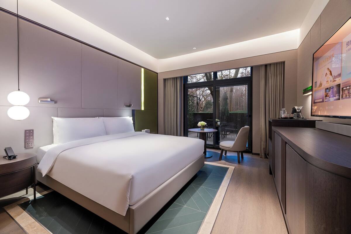 Chambre Double Luxe, vue ville | Rideaux occultants, fer et planche à repasser, Wi-Fi gratuit