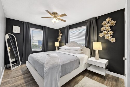3-bedroom condo in peaceful Maryland Heights with AC