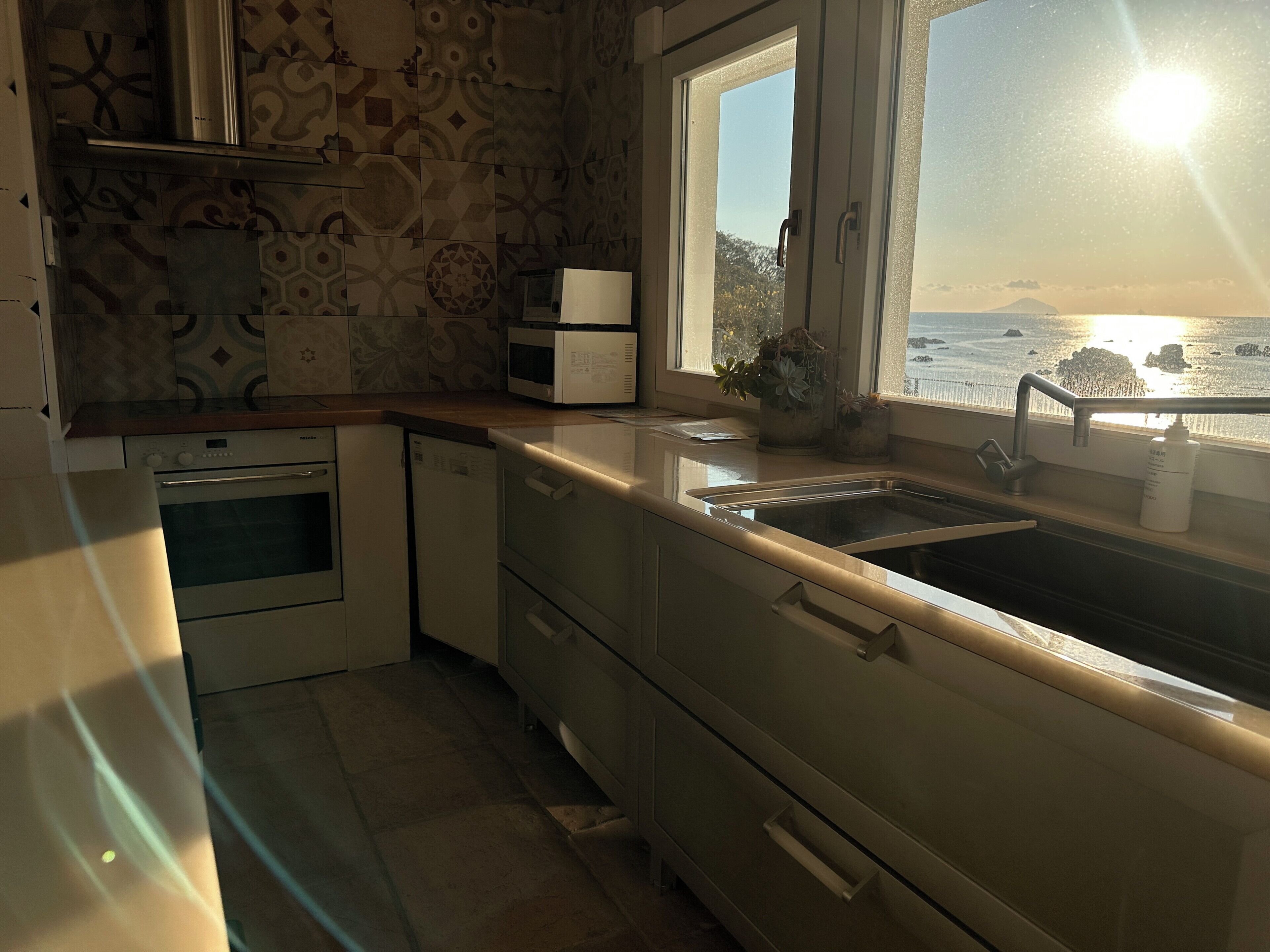 Family Villa, Balcony, Sea View | Private kitchen
