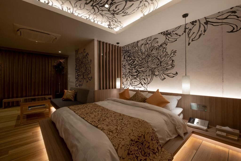 Suite | Desk, blackout curtains, soundproofing, free WiFi