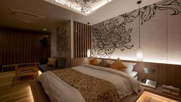 Suite | Desk, blackout curtains, soundproofing, free WiFi