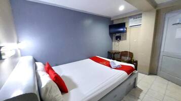 In-room safe, free WiFi